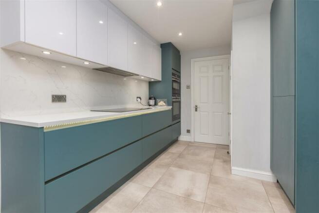 3 Capstan Close-14.jpg