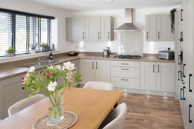 4 bed Detached for sale Image 6