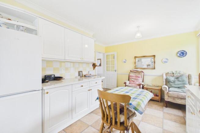 2 bed Detached Bungalow for sale Image 9