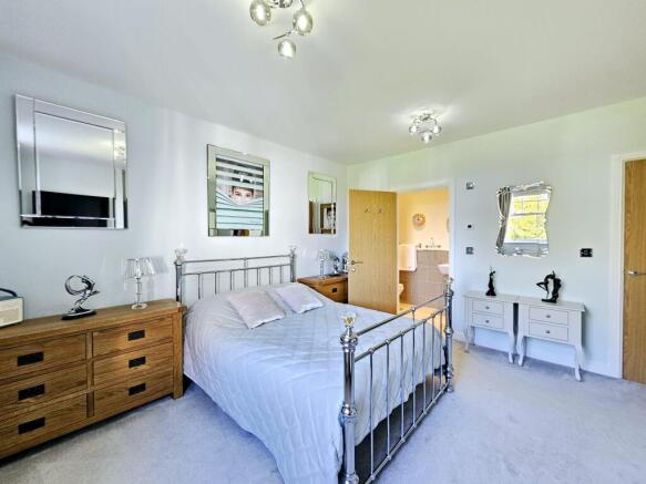 2 bed Flat for sale Image 10