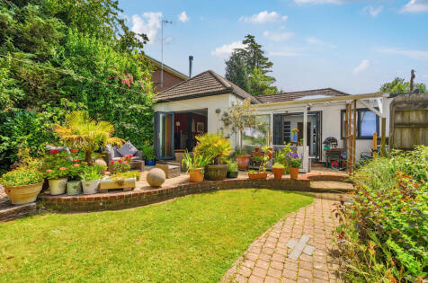 Winchester Road, Four Marks, GU34