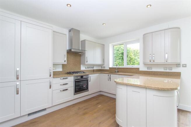 Kitchen 2.jpg