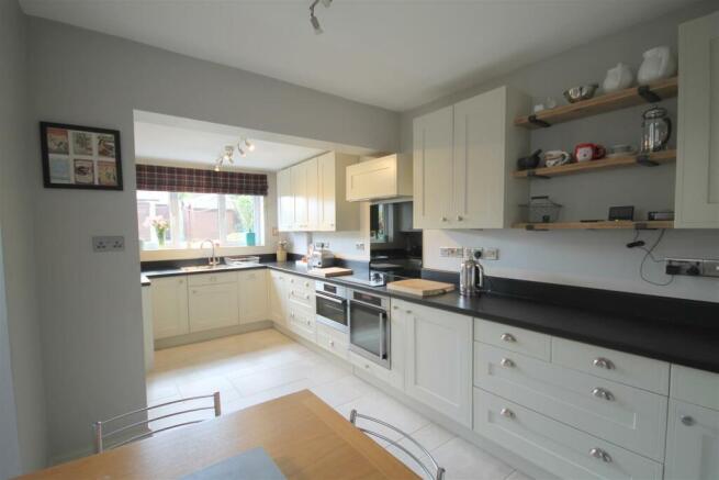 Kitchen 1.JPG