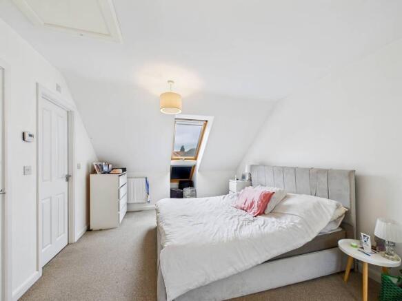4 bed Detached for sale Image 5