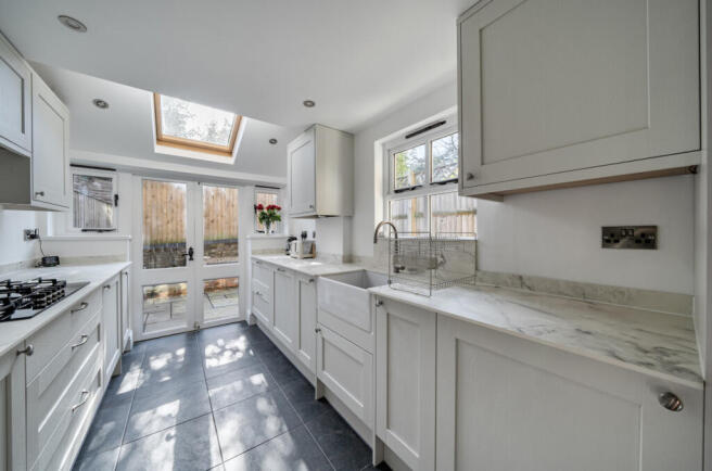 1417998-14-699eeb...