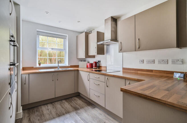 1299311-16-683872...