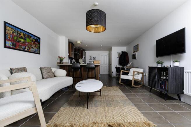 4 bed Town House for sale Image 12