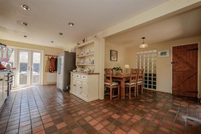 Kitchen/Dining Room