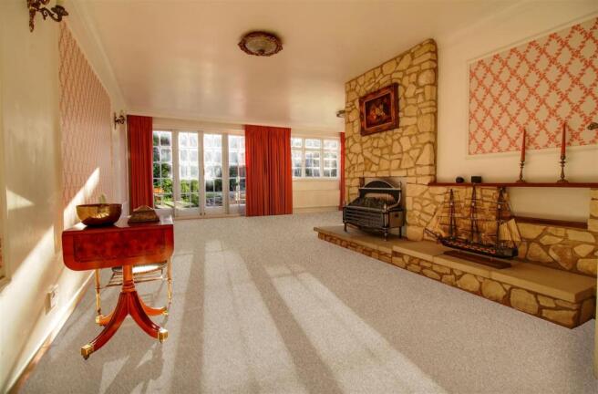Sitting room 2.jpg