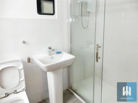 2 bed Apartment to rent Image 5