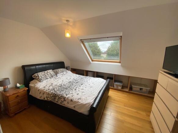 Bedroom 1.jpg