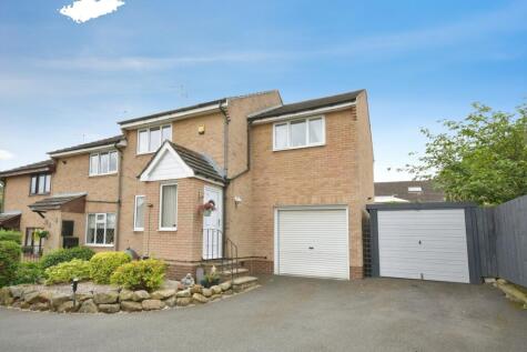Cairn Drive, New Whittington, Chesterfield, Derbyshire, S43