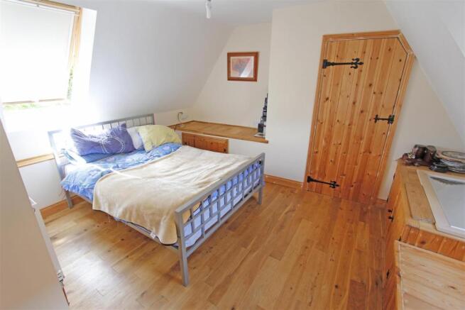 bed2.jpg