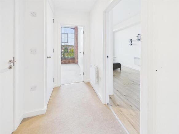 Bright & Spacious Hallway