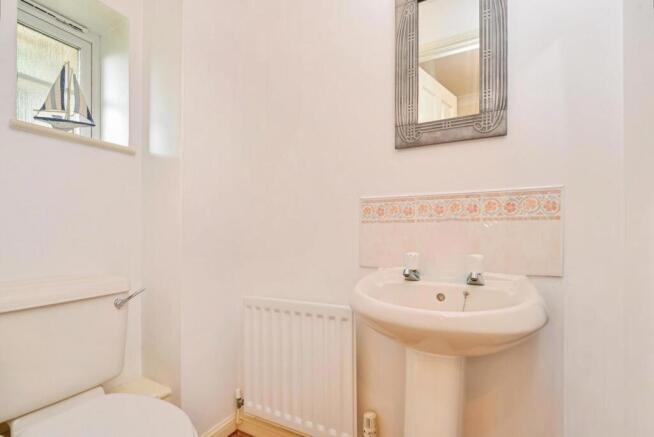 4 bed Detached for sale Image 6
