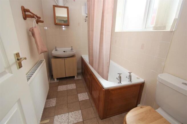 Bathroom.jpg