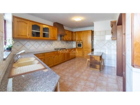 Premium 4 bedroom villa with 195 m² of floor space in Lagos, Algarve
