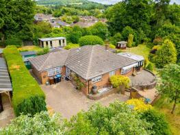 51a Meadowside, High Street, Godstone RH9 8LT