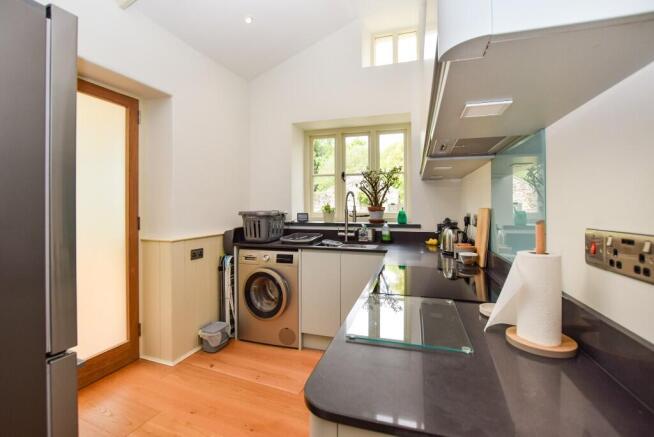 2nd kitchen/utility
