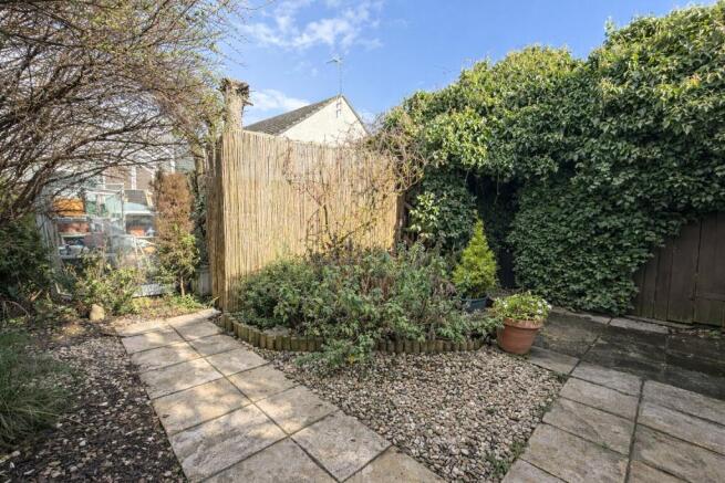 Garden & Location