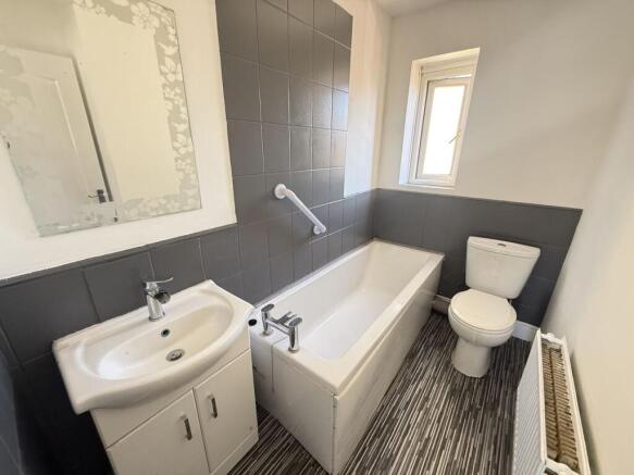 2 bed Town House for sale Image 6