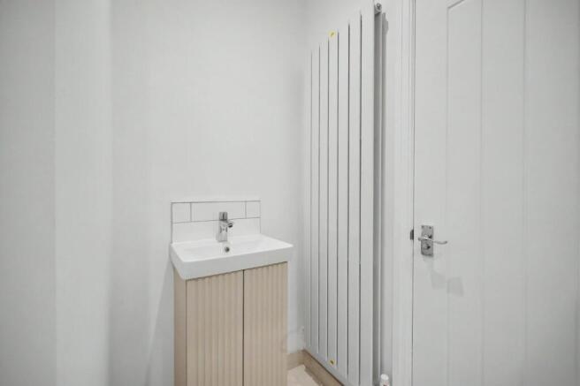 2 bed Apartment for sale Image 12