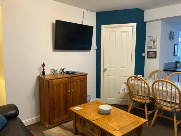 2 bed Apartment for sale Image 4