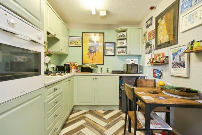 1 bed Flat for sale Image 5
