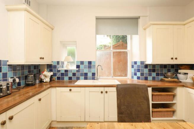 4 bed Detached for sale Image 10