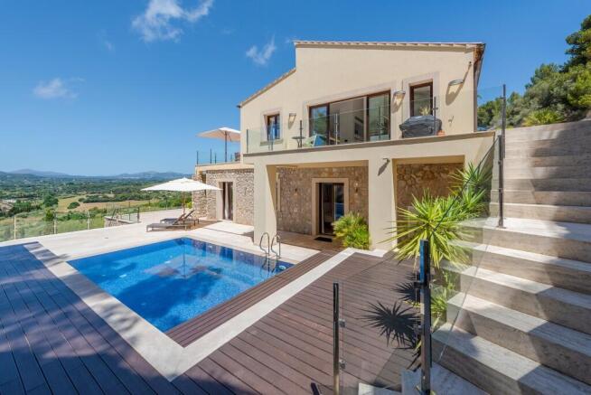 Exterior and Pool (1