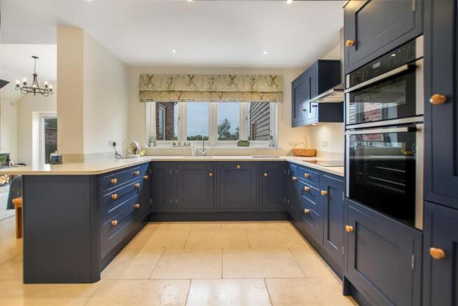 3 bed Detached for sale Image 7