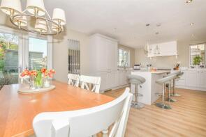 2, Dawbourne, Swain Road, Tenterden TN30 6PS