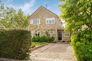 9, Manor Close, Fairford GL7 4BG