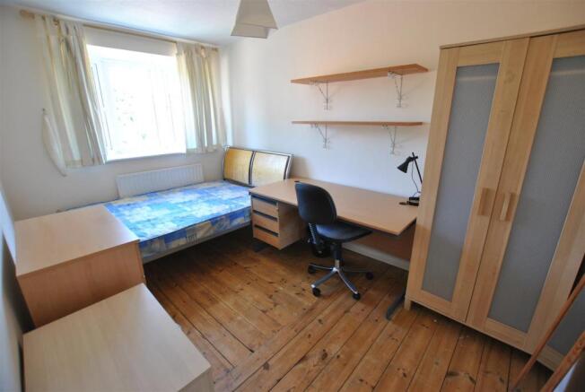 Bedroom 2.JPG
