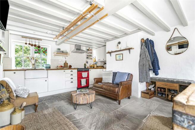 Lounge & Kitchen