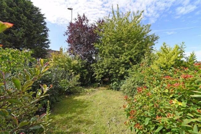 FRONT GARDEN