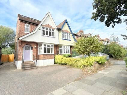 Brunswick Park Road, London, N11