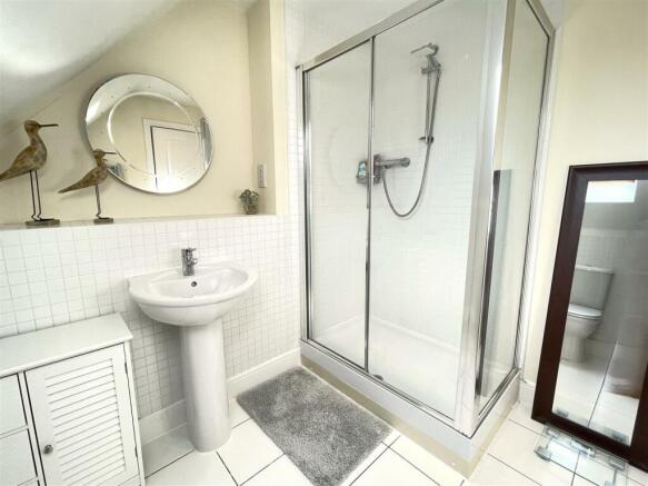 ENSUITE SHOWER ROOM