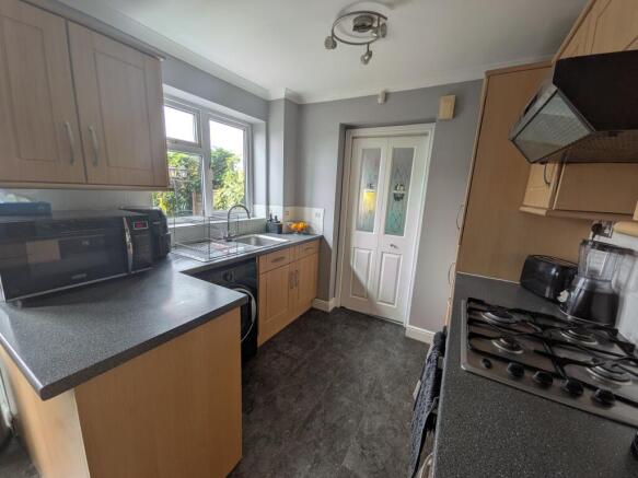 4 bed Semi-Detached for sale Image 5
