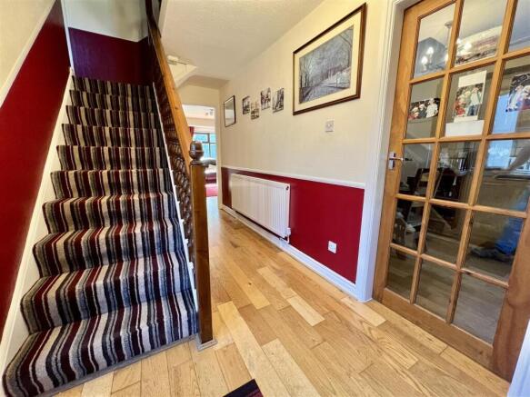 4 bed Detached for sale Image 9