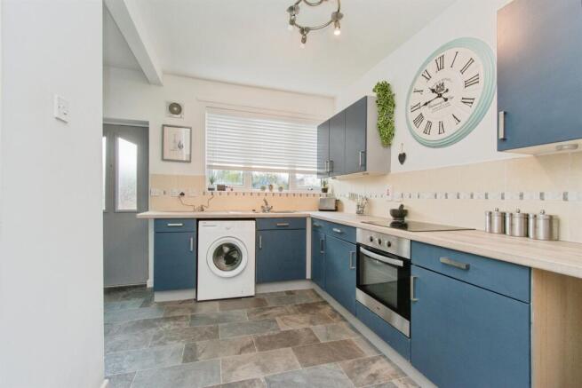 2 bed Semi-Detached for sale Image 6