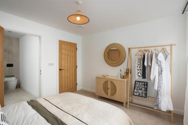 4 bed Detached for sale Image 10