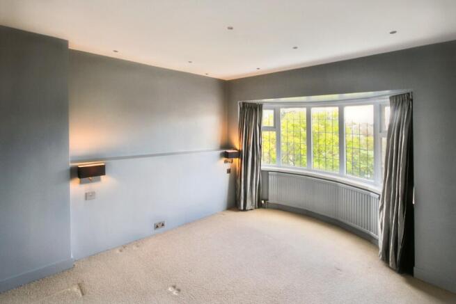5 bed Detached to rent Image 10