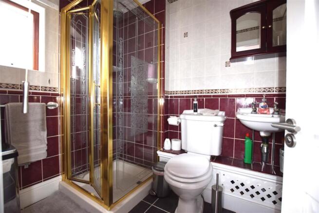 En-Suite Shower Room: