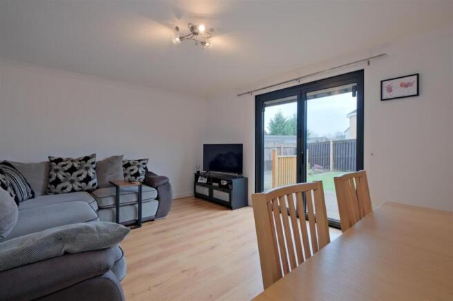 Living Room / Dining