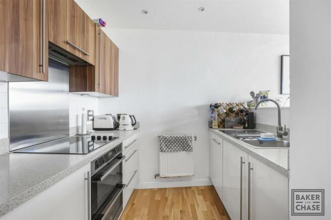 Lounge/Kitchen (Open-Plan)