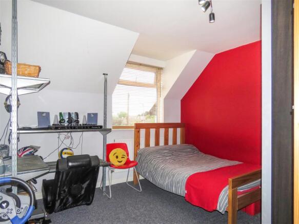 Bed 3.JPG