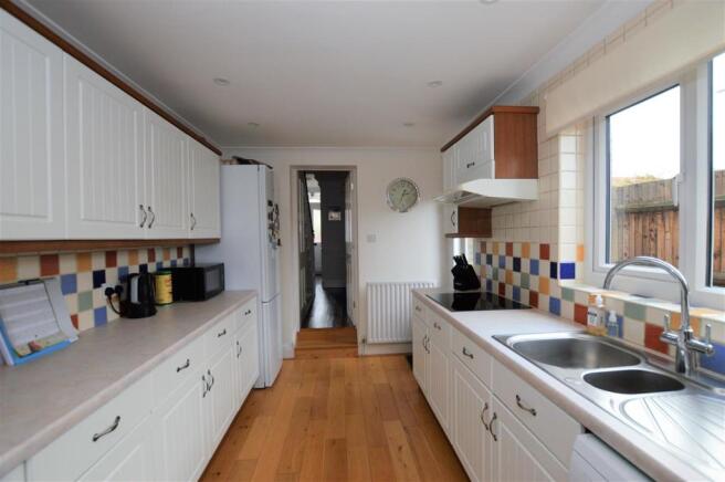 157 Nelson Road kit Oct.JPG