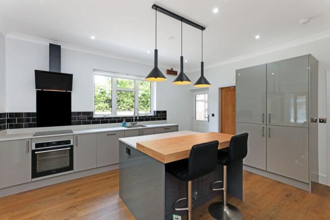 4 bed Detached Bungalow for sale Image 5