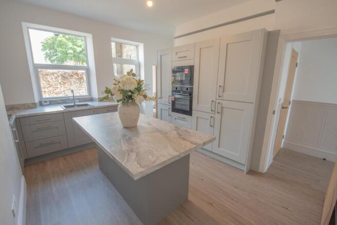 3 bed Terraced to rent Image 5